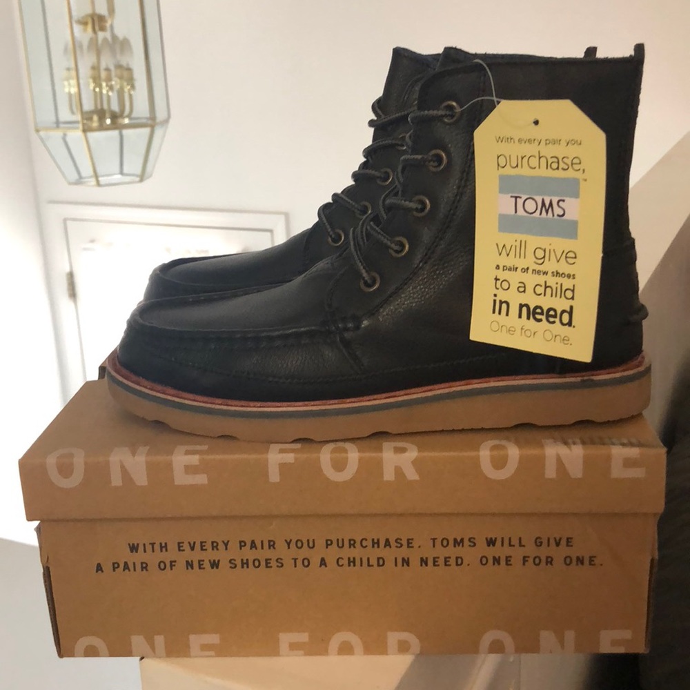Women’s TOMS boots